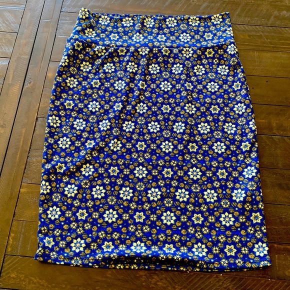 Lularoe Skirt, floral blue size L